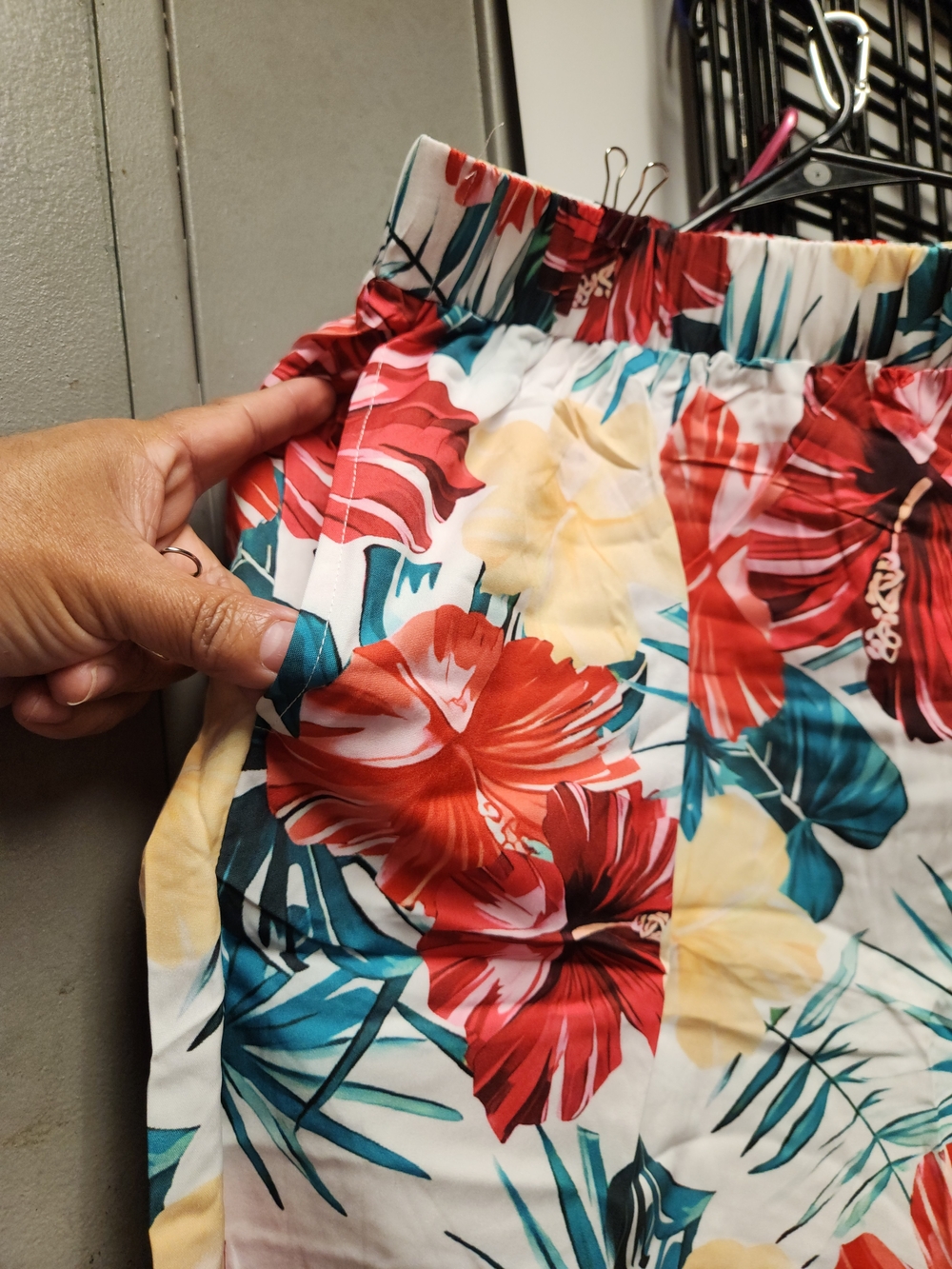 summer outfit for women. - Picture 6 of 7
